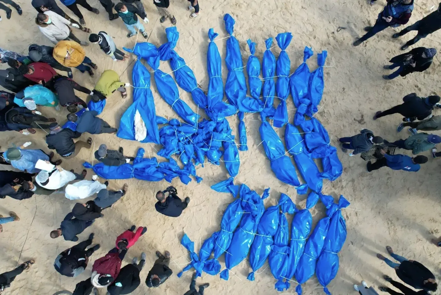 Israel retiene más de 600 cuerpos en cementerios militares y morgues, denuncian palestinos